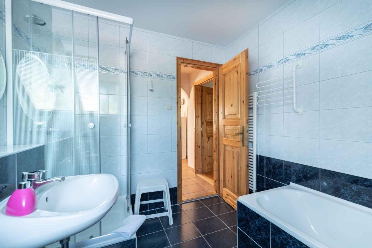 Apartment In Keszthely/Balaton 19020 ภายนอก รูปภาพ